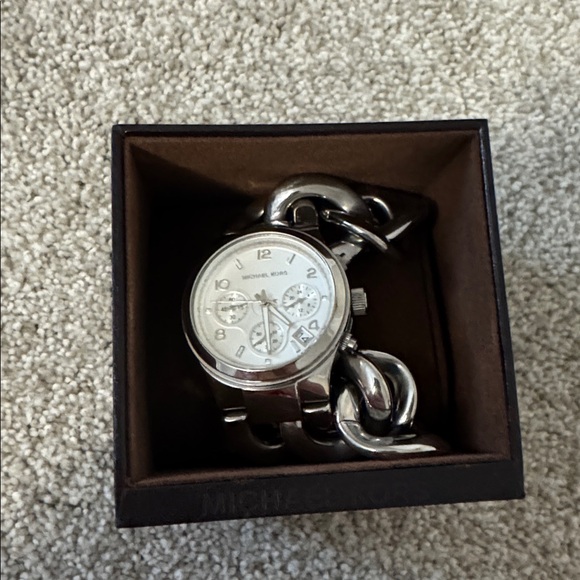 Michael Kors Runway Twist Silver Dial Silver Stainless Steel Strap Watch-MK3149